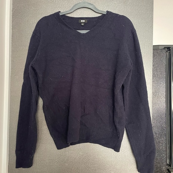 Uniqlo Wool Sweater - Picture 4 of 4